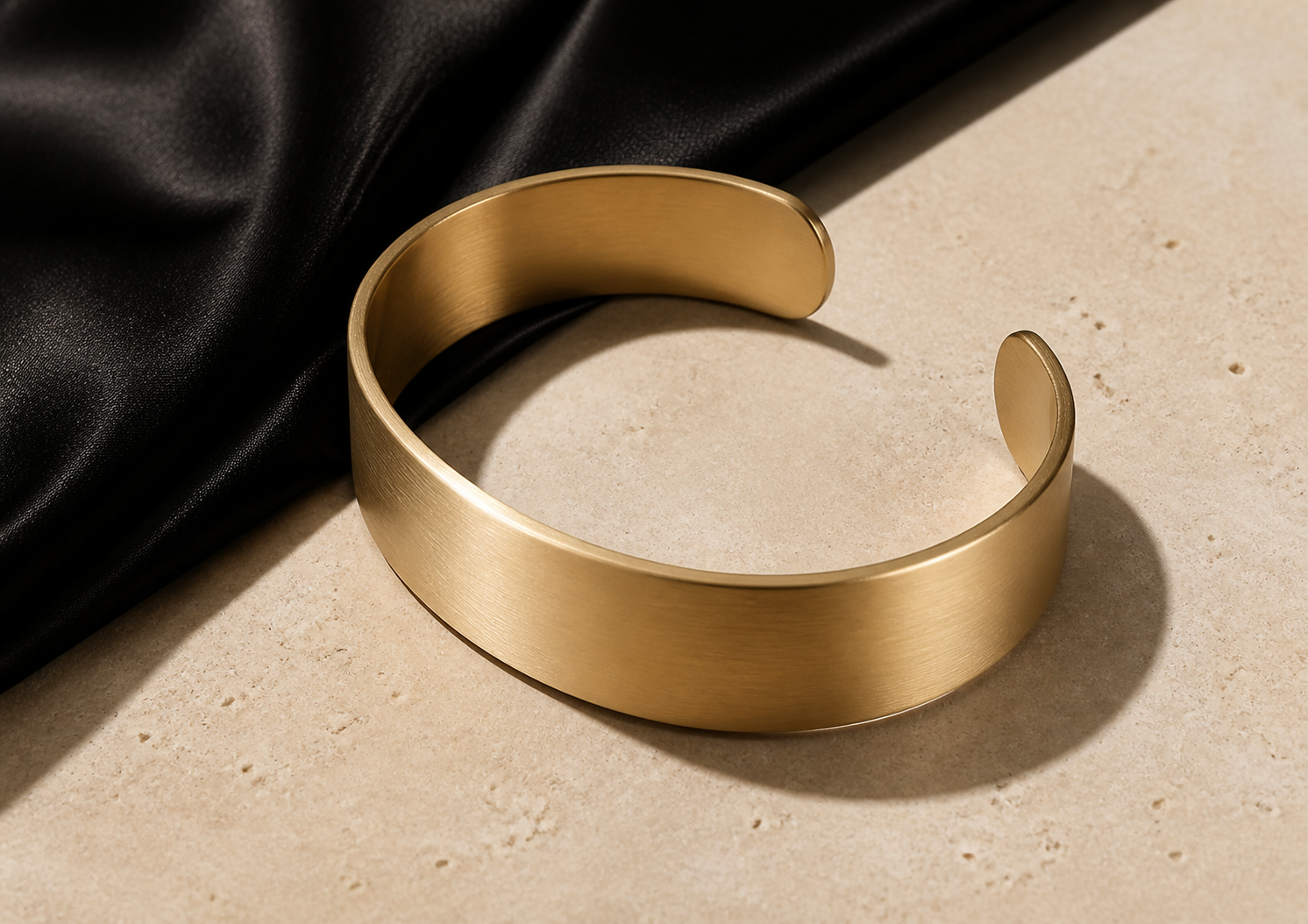 Editorial bracelets composition