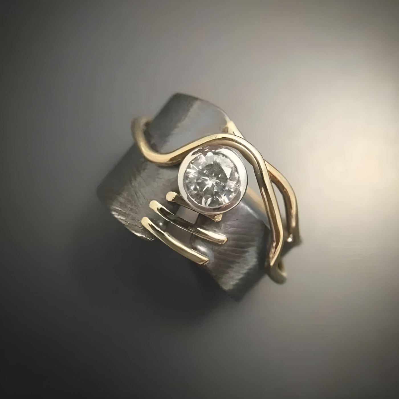 SARA | ELEGANT VINTAGE GLOW RING