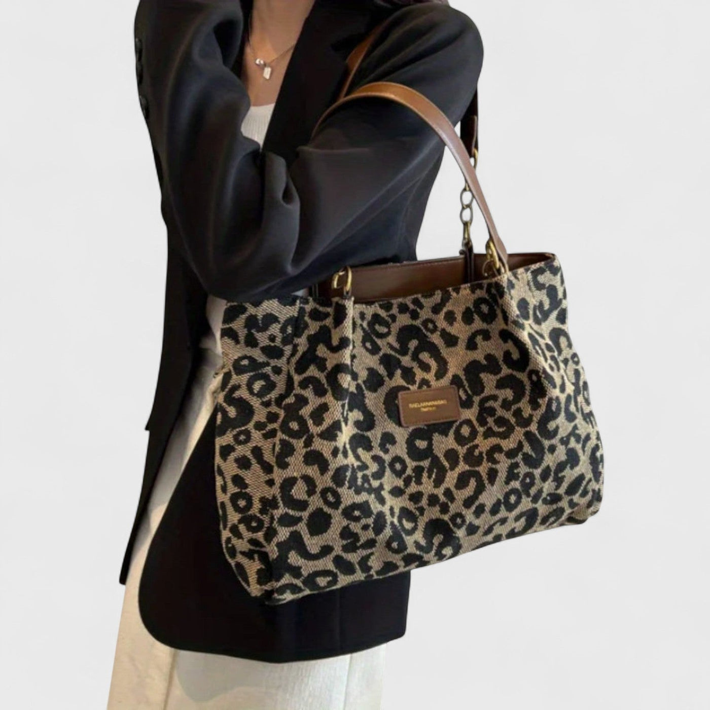 Valery | Large bag with elegant leopard print
