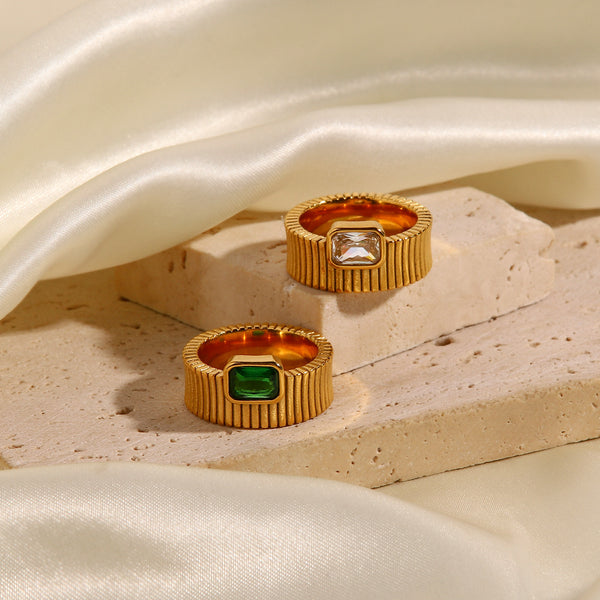 Beautiful Vintage Emerald Zircon Ring
