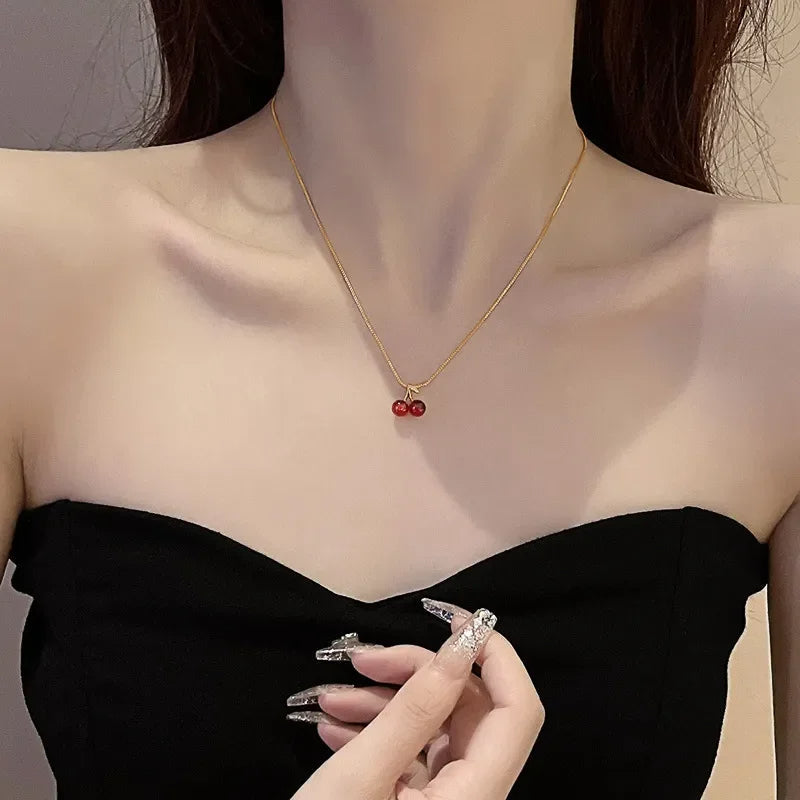 Ciliegia – necklace with fruity red wine pendant