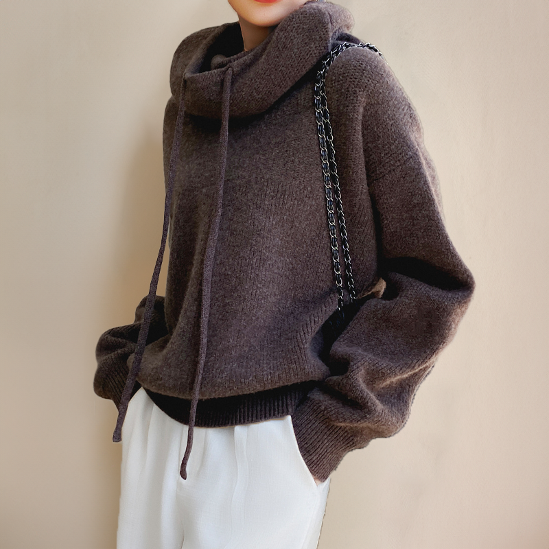 Astrid | Women's sweater with luxurious polo collar