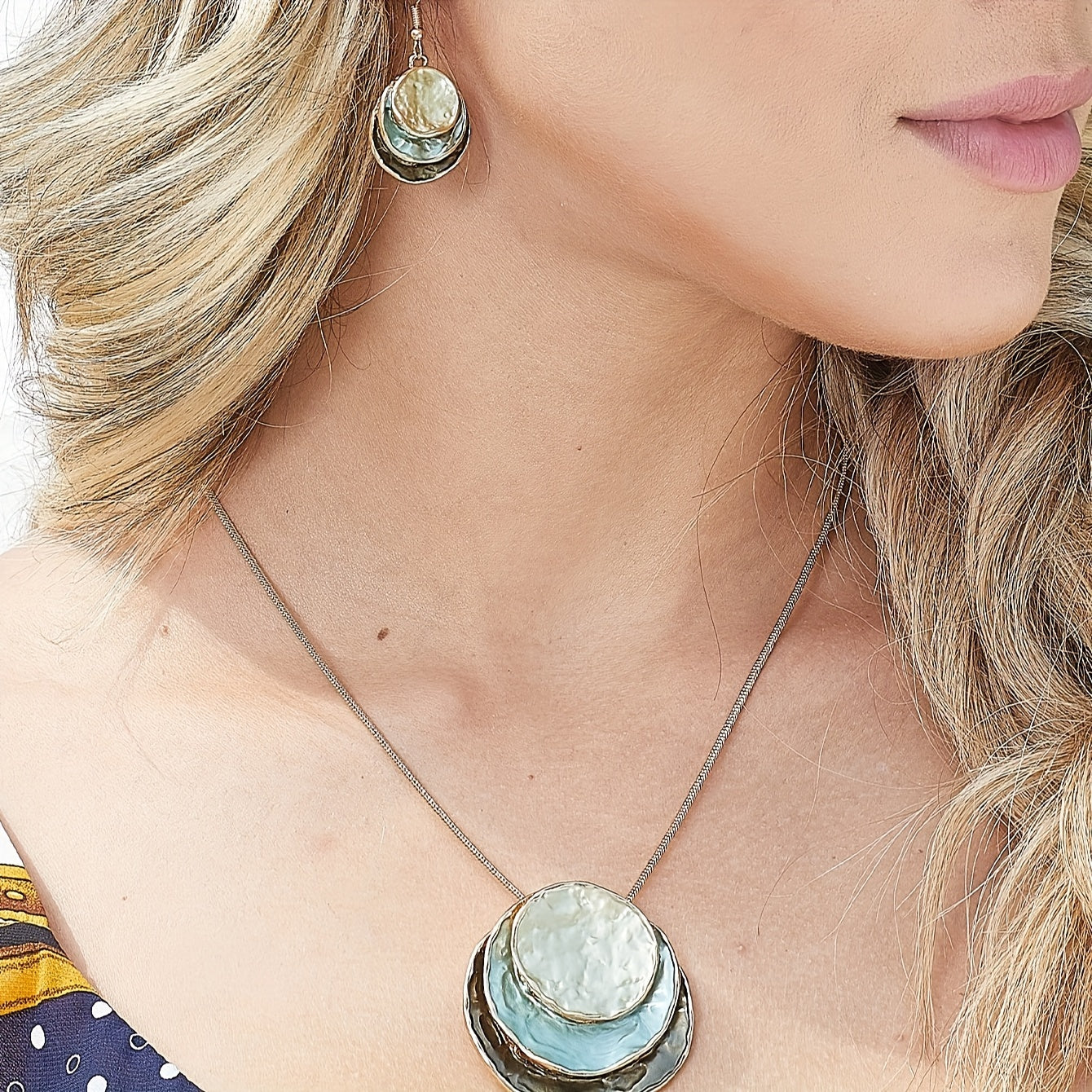 VANESSA | GOLDEN THREE-LAYER SET