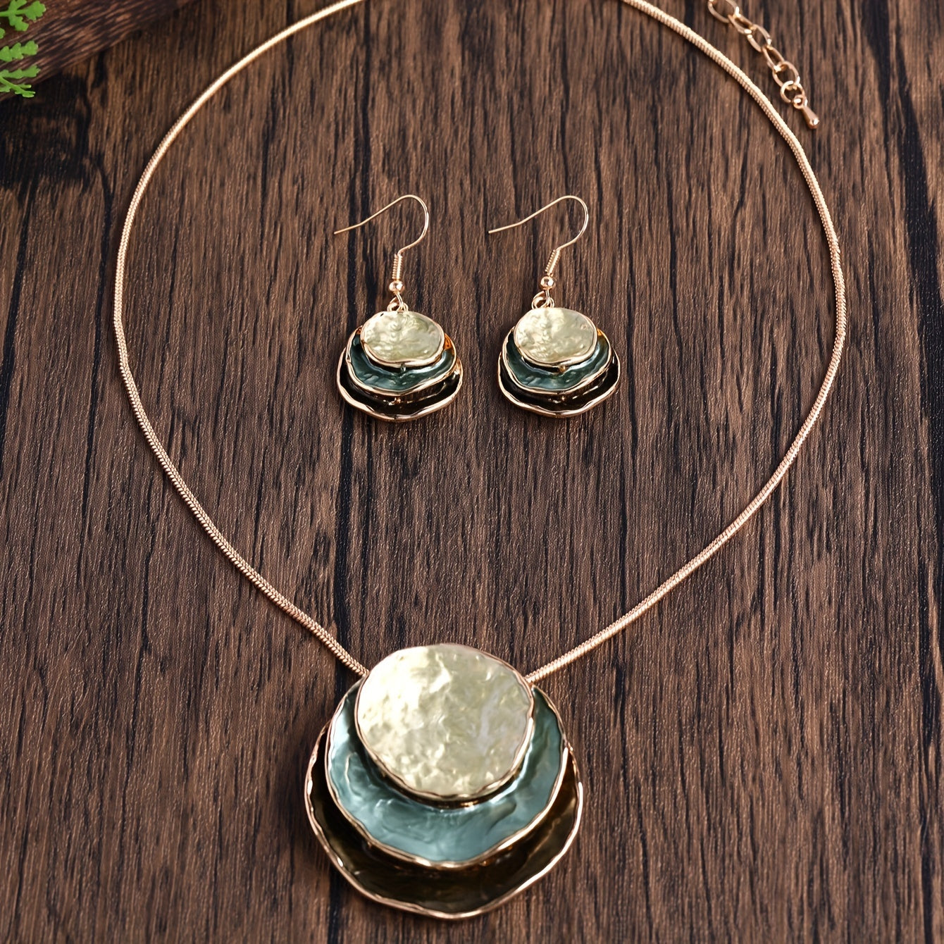 VANESSA | GOLDEN THREE-LAYER SET