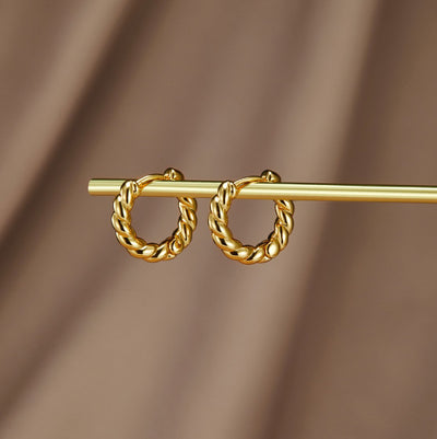 KRYSTAL | STYLISH TWIST EARRINGS
